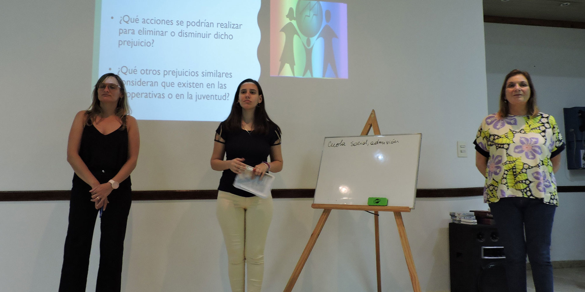 Taller dictado por alumnas del Seminario "La Formación profesional y las nuevas perspectivas"