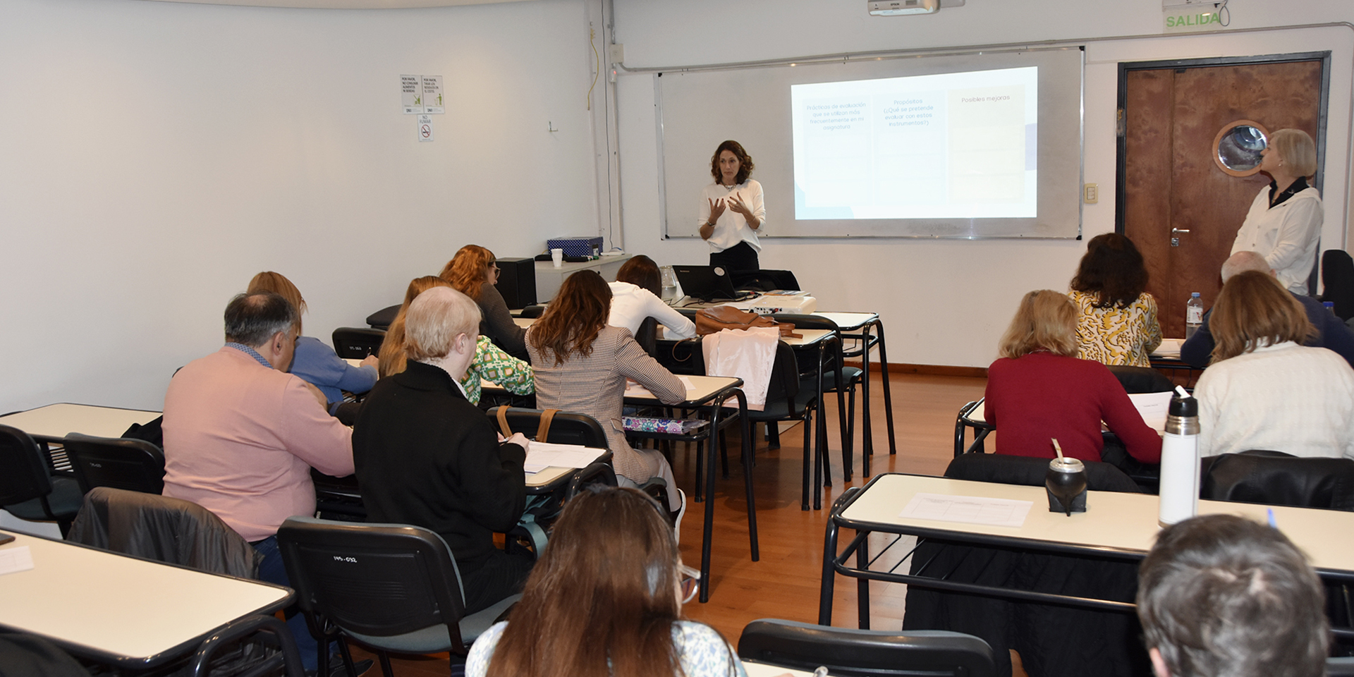 Este taller fue la segunda actividad de formación que se realizó en el marco del Programa de Formación Docente, organizado por el Departamento de Contabilidad y la Unidad Pedagógica. Tuvo lugar el lunes 26 de junio a las 18 horas en el aula A del área de Posgrados de nuestra Facultad de Ciencias Económicas UNLP.