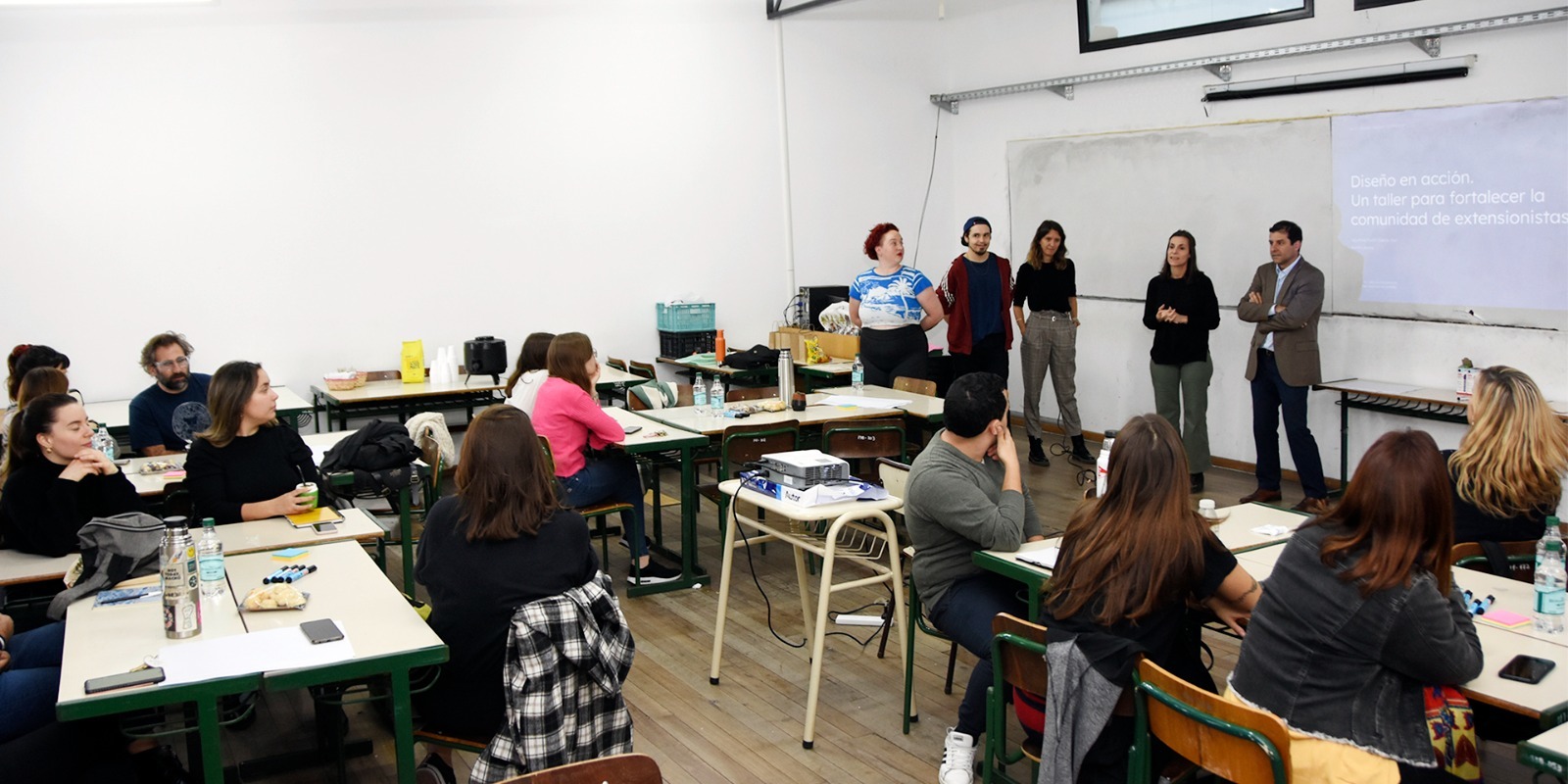 El encuentro organizado por la Secretaría de Extensión Universitaria se realizó el miércoles 7 de junio a las 16hs. en el aula 307 de nuestra Facultad de en el marco de la V Semana de la Promoción de la Extensión de la UNLP. 