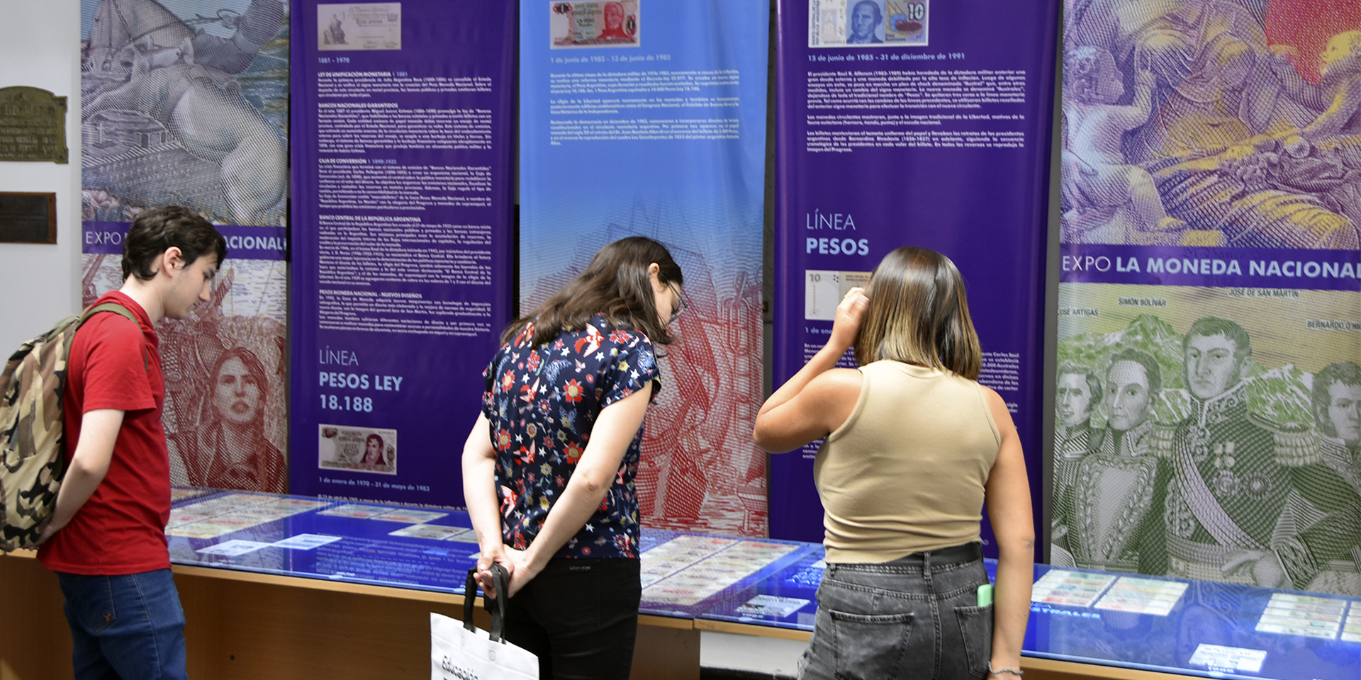 La inauguración tuvo lugar el jueves 23 de noviembre en el Primer Piso del edificio de 6 e/ 47 y 48, en el marco de la 8° Jornada de Investigación en Ciencias Económicas UNLP.